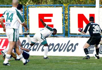 Παναθηναϊκός, Ολυμπιακός και ΑΕΚ συνέχισαν νικηφόρα τρεις αγωνιστικές πριν το τέλος