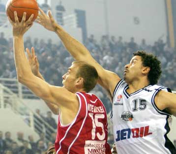 Πέρασε από την Πυλαία ο Ολυμπιακός και από το Μαρούσι το Περιστέρι