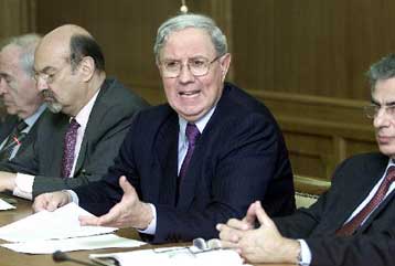 Εύσημα και συστάσεις της Τράπεζας της Ελλάδος για την ελληνική οικονομία