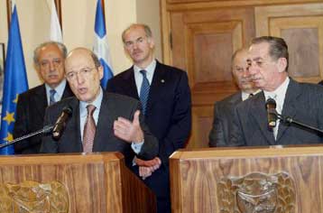 Στην Αθήνα στις 26 Μαΐου ο πρόεδρος της Κύπρου Τάσσος Παπαδόπουλος