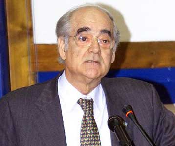 Διεθνή υποκρισία στο θέμα των ανθρωπίνων δικαιωμάτων καταγγέλλει ο Απ.Κακλαμάνης