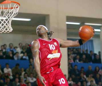 Κοινή συναινέσει λύθηκαν τα συμβόλαια των Φόρεστ και Νέσμπι με την Ολύμπια