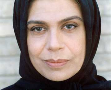 Μαστίγωση με αναστολή η ποινή Ιρανής ηθοποιού που φίλησε δημόσια σκηνοθέτη