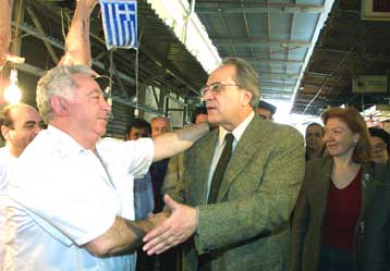 Καταναλωτές και έμποροι πλήττονται από την οικονομική πολιτική εκτιμά ο ΣΥΝ