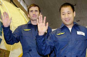 «Πυρετός» προετοιμασιών για τη ρωσοαμερικανική διαστημική αποστολή στον ISS