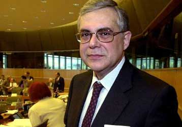 Επιτάχυνση της ανάπτυξης στην ευρωζώνη το δεύτερο εξάμηνο «βλέπει» ο Λ.Παπαδήμος