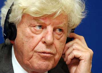 Βελτιώθηκε η οικονομική εμπιστοσύνη στην ευρωζώνη τον Απρίλιο – Στο 2,1% ο πληθωρισμός