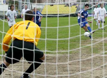 Ισόπαλη 2-2 η πρόβα τζενεράλε των προκριματικών του EURO 2004 για την εθνική