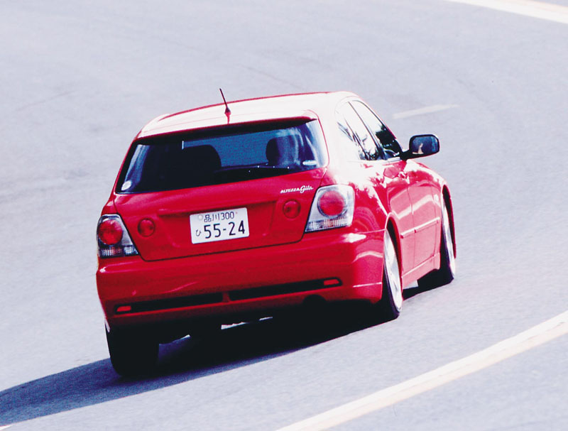 Το 2005 τα νέα Lexus IS 200 & 300 και με κινητήρες diesel