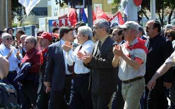 Έπειτα από 45 χρόνια οι Κύπριοι γιόρτασαν και πάλι μαζί την Πρωτομαγιά