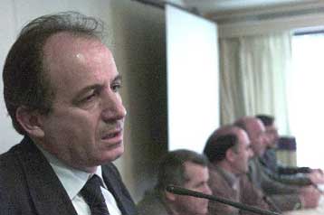 «Όχι» σε εύκολες συνταγές για αγορά εργασίας και ασφαλιστικό, λέει ο πρόεδρος της ΓΣΕΕ