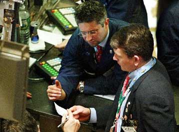 Μεικτές τάσεις στα διεθνή χρηματιστήρια την Παρασκευή – Υψηλότερα το πετρέλαιο