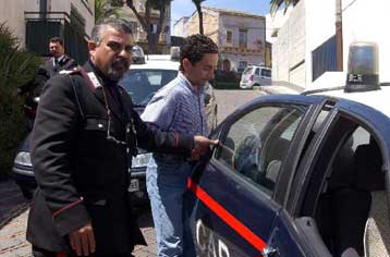 Αυτοκτόνησε ο δράστης του μακελειού στο δημαρχείο της ανατολικής Σικελίας