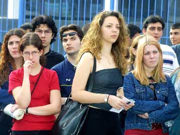 Παράνομη, κατ αρχήν, η επαγγελματική εξομοίωση πτυχιούχων ΤΕΙ με ΑΕΙ
