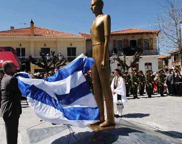 Προτροπή Στεφανόπουλου για διαφύλαξη της εθνικής αξιοπρέπειας