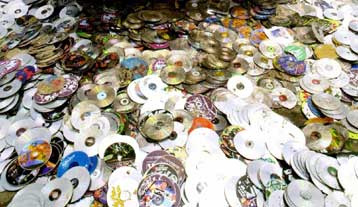 Εκτός της λίστας επιτήρησης για την προστασία πνευματικών δικαιωμάτων η Ελλάδα