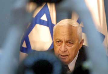 Την πρόθεσή του να συναντηθεί με τον Μαχμούντ Αμπάς επιβεβαιώνει ο Αριέλ Σαρόν