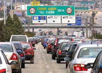 Έσπασε κάθε ρεκόρ η φετινή έξοδος του Πάσχα, λιγότερα όμως τα τροχαία ατυχήματα