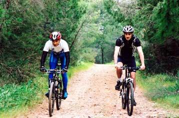 Ποδηλάτες πριν από το ντέρμπι Λυμπερόπουλος και Γιαννακόπουλος