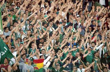 Περίπου 2.000 φίλαθλοι στη νίκη των «πράσινων» νέων επί των «ερυθρόλευκων»