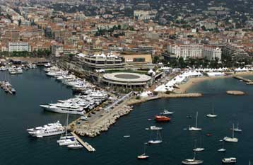 Η άτυπη πνευμονία ανησυχεί τους διοργανωτές του Φεστιβάλ των Καννών