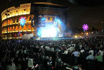 Κατακλύστηκε το Κολοσσαίο από τους θαυμαστές του Πολ Μακ Κάρτνι