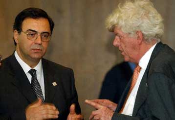 H διαφορά των επιτοκίων και το ράλι του ευρώ στο Eurogroup τη Δευτέρα