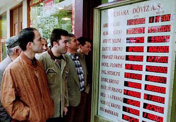 Παρέμβαση της τουρκικής κεντρικής τράπεζας στις αγορές ενάντια στην άνοδο της λίρας