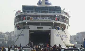 Σύγκρουση κυβέρνησης-εφοπλιστών για τα ναύλα στην ακτοπλοΐα