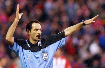 Ο Γιώργος Δούρος θα σφυρίξει τον τελικό του Κυπέλλου Ελλάδας