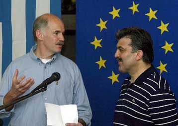 Αγνοια δηλώνει ο Τούρκος ΥΠΕΞ για το μπαράζ παραβιάσεων του ελληνικού εναέριου χώρου