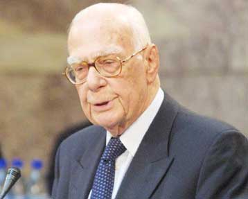 Σημαντικές μορφές των γραμμάτων τίμησε την Παρασκευή η ΠΟΕΒ