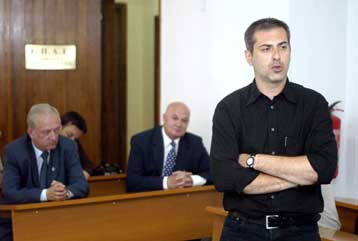 Ευθύνες στην Αστυνομία για τα επεισόδια της Ρζιούπολης καταλόγησε ο Ολυμπιακός