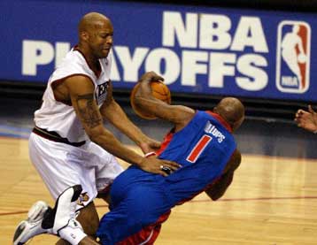 Πρόκριση στην παράταση για τους Ντιτρόιτ Πίστονς