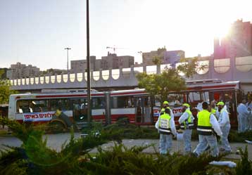 Επτά νεκροί από επίθεση αυτοκτονίας Παλαιστίνιου καμικάζι στην Ιερουσαλήμ