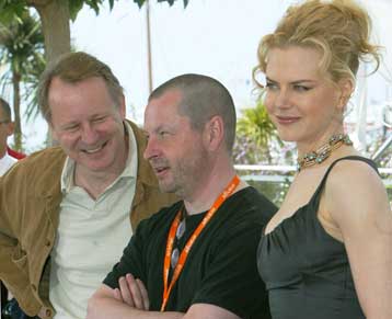 Παρουσιάστηκε η πολυαναμενόμενη ταινία του Λαρς φον Τρίερ «Dogville» στις Κάννες