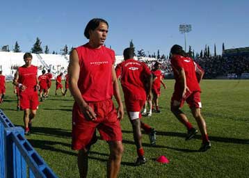 Τραυματίας αποχώρησε ο Ζιοβάνι από τη βραδινή προπόνηση του Ολυμπιακού τη Δευτέρα