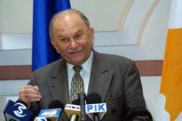 Για τα μέτρα ενίσχυσης των Τουρκοκυπρίων συζήτησαν Ιακώβου και Φερχόιγκεν
