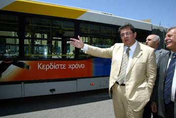 Καμπάνια για τη στροφή των πολιτών στα μέσα μαζικής μεταφοράς παρουσίασε ο Χρ.Βερελής