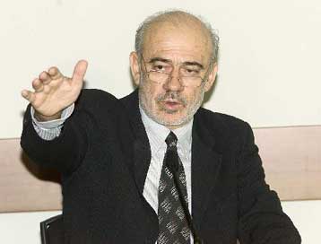 Αφαίρεση βαθμών από τις ομάδες για τις φωτιές στα γήπεδα προτείνει ο Γ.Λιάνης