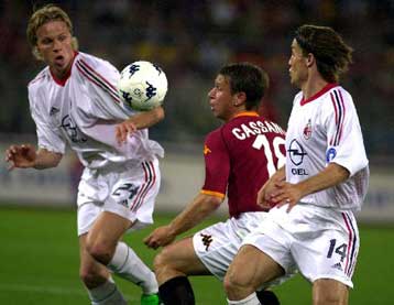 «Αγκαλιά» με το Κύπελλο Ιταλίας η Μίλαν, συνέτριψε εκτός έδρας τη Ρόμα με 4-1