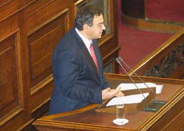 «Κόντρα» στη Βουλή για το ρόλο των τραπεζών στην αποκρατικοποίηση του Χρηματιστηρίου