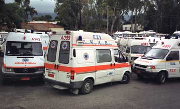 Τετράωρη στάση εργασίας έως τη 1 το μεσημέρι πραγματοποιούν οι εργαζόμενοι στο ΕΚΑΒ