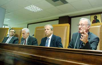Οι πρώτοι μάρτυρες υπεράσπισης στη δίκη της 17Ν