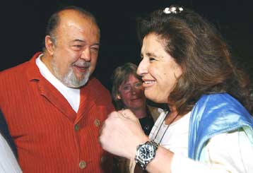 «Ναυάγησε» η ιδέα του Πίτερ Χολ για παραστάσεις στην Επίδαυρο τον Ιούλιο του 2004