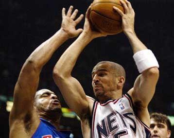 Ένα βήμα από τον τελικό οι Νετς μετά τη σπουδαία νίκη επί των Πίστονς με 97-85