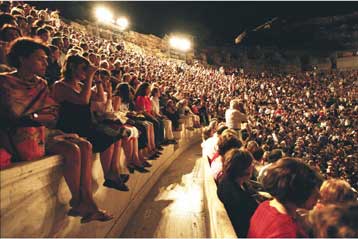 «Ο γύρος του κόσμου σε 80 ημέρες» από την Παρασκευή στο Ηρώδειο