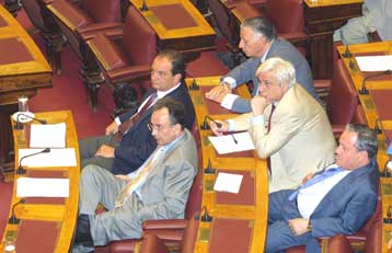 Επανέφερε την πρόταση για Εξεταστική Επιτροπή για το δυστύχημα στα Τέμπη η ΝΔ
