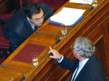 Ερώτηση Έβερτ στη Βουλή για την πώληση ακίνητης περιουσίας του Αστέρα Βουλιαγμένης