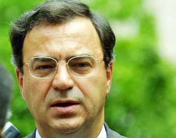 Πακέτο ενισχύσεων σε δημόσιους υπαλλήλους, συνταξιούχους και ανέργους